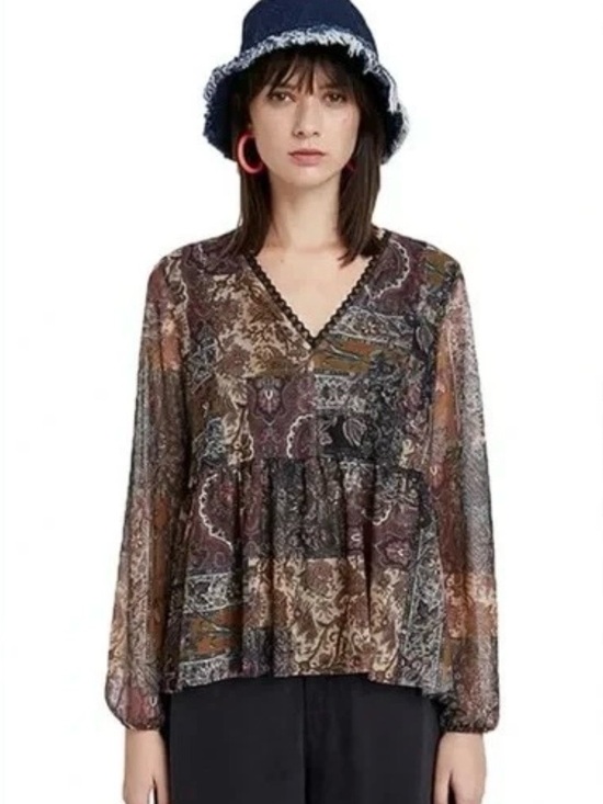Desigual Tops - NWT DESIGUAL Katrina Blouse Long Sleeve with V Neckline Floral